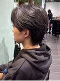 襟足長めのクセを生かした毛流れメンズスタイル◎