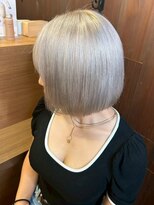 クラン バイ ナチュラル(clan by Natural) ホワイトミルクティー/コンパクトボブ/ブリーチ/大人ハイトーン