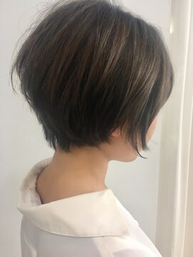 アスター(astar) 【Astar】スモークベージュ フェミニンベリーショート