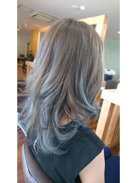 ベビーモード 茶屋町店 カーキ系ミディアムスタイル