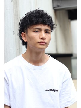 ブークル(boucle) くるくるパーマウルフヘア