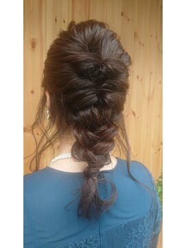 ブゾン(buZon) 【buZon高田馬場】編み込みダウンスタイル