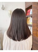 内巻き ミディアム ボブ ヘアスタイル