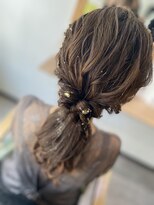 ラビス クローバー(Lovis clover)&nbsp;ローポニーテール　ベビーバング　くびれヘア