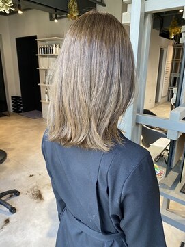 ディーエックス スリー(Dxxxx III) くびれみか