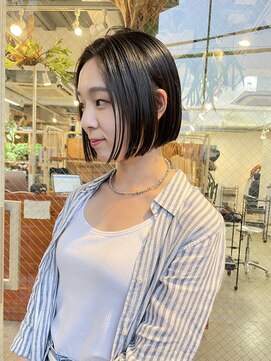 サイズ(cyez) 【渡部】黒髪のミニボブ
