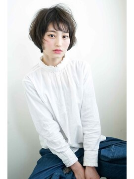 レイ(ray.) くびレイヤーエモージュ斜めバング小顔愛されグレージュカラー