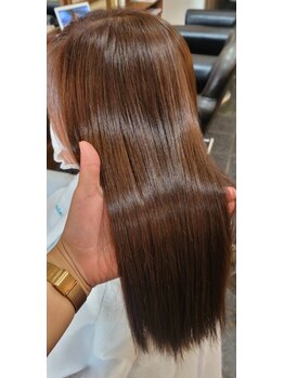 毛先までしなやかで指通りの良い自然な仕上がりに♪髪質やクセに合わせた最適な施術で、お手入れも簡単！