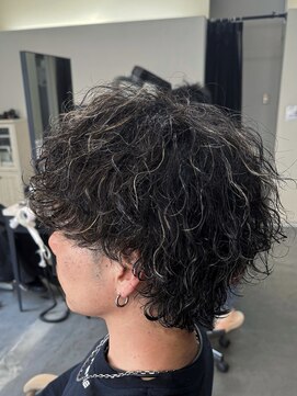 バース バイ ハピネス(BIRTH by happiness) ツイストスパイラルパーマツイストパーマメンズマッシュパーマ