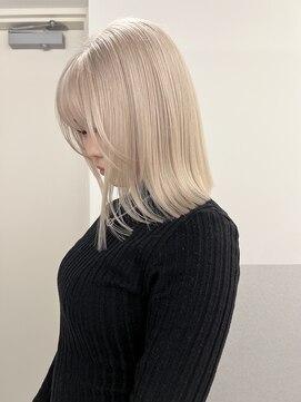 ヒュー 広島(HEW) White beige