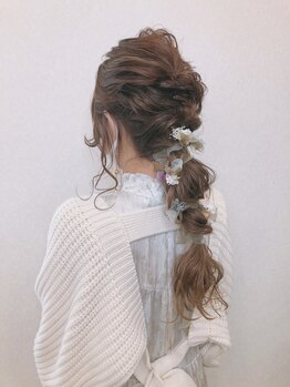 アグラントープ(a Gland taupe)の写真/【特別な日の主役に】崩れにくく華やか!TPOに合わせたプロのヘアセット。