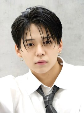 オーシャントーキョーオーバー 渋谷(OCEAN TOKYO OVER) マッシュセンターパートツーブロックフェザーパーマニュアンス