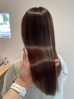 tisse【ティセ】【4/1 NEW OPEN(予定)】の写真/こだわりの商材でツヤ感UP!クセでまとまりづらい髪も、思わず触れたくなるような自然なストレートに◎