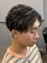 エルマーク 京都駅前(L-MARK)&nbsp;ハイライト/ツイストパーマ/短髪/ツーブロック/men's