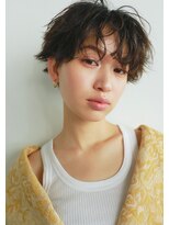 ナヌーク シブヤ(nanuk shibuya) 前髪を上げたり降ろしたりアレンジ自在なくせ毛風ショート