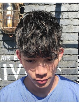 ヘアアイラッシュ リベット(hair eyelash RIVET) ハイライト×無造作パーマ