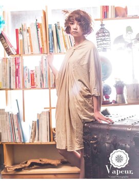 ピエスデシュブー(piece des cheveux) ベージュ系カラーのマッシュボブ（作品撮り