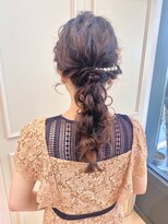 ヴィーヴォ 天六店(VIVO)&nbsp;【VIVO】結婚式ヘアセット 三つ編みポニー 二次会ヘア 花嫁ヘア