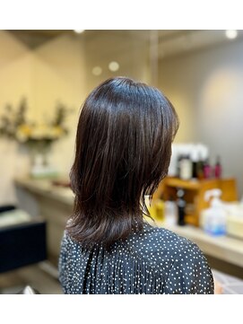 キャリーテ(quali-te) 大人女子ミディアムレイヤー