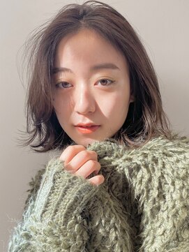 ノイカーム(noi Calm) 顔周りレイヤーカットくびれヘアミルクティーベージュカラー