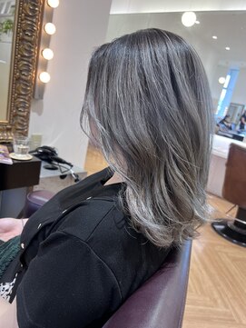 コワファースト  させぼ五番街店(COIFF1RST) ホワイトシルバー×バレイヤージュ