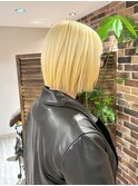 前下がりボブ切りっぱなしボブショートボブ 縮毛矯正ベージュ