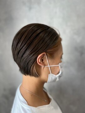 ハサミバイアトリエナガノ 千葉(8sami by atelier nagano) ショートボブ/センターパート/ツヤ髪/グラデーション/イヤリング