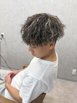 ジーナ 天神(Zina)&nbsp;ツイストスパイラル/ツイストパーマ/金メッシュ