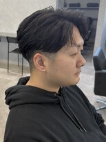 リオールバイニアウ(RE:ALL by Niau)&nbsp;メンズセンターパートニュアンスパーマナチュラルヘア刈り上げ