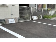 月極4番に縦列でお停め下さい