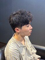 ビーダンディー(Bee dandy) ビジネスカジュアル クセ毛風ツーブロックショート