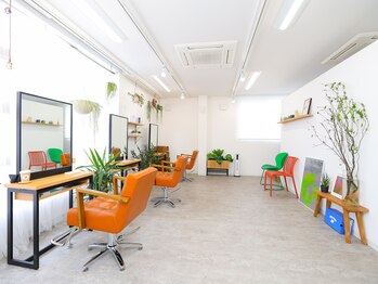 パーツ(parts)の写真/店内はナチュラルテイストの癒し空間♪お客様に寄り添ったカウンセリングで髪のお悩みを解決に導きます☆