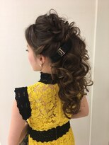 ヘアイズム ブランシュ(hair-ism BLanCHe) ねじりポニー