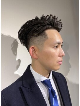 ドルクス 日本橋(Dorcus) 0.8ミリスキンフェードが似合う人　ビジネスフェード