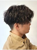 刈り上げセンターパート波巻きツイストスパイラルパーマメンズ