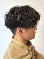ニアウ 伊勢崎連取店(Niau)&nbsp;刈り上げセンターパート波巻きツイストスパイラルパーマメンズ