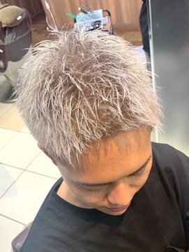 ヘアークリアー せんげん台 メンズカット ブリーチミルクティーベージュ ハイトーンカラー