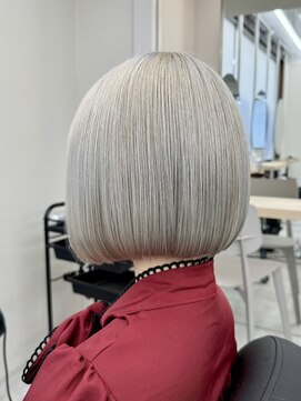 エイト ホワイト 札幌駅前店(EIGHT white) 【透明感】誰もが一度は憧れるホワイトシルバー