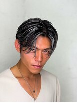 バース 梅田中崎町店(BIRTH)&nbsp;シルバーメッシュブリーチダブルカラーセンターパート