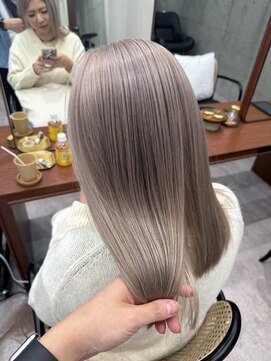 モク 立川(moc) 韓国風レイヤーカットブリーチダブルカラー前髪