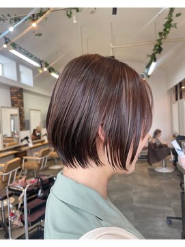 リノ 金山(Rino) デザインカラー/レイヤーカット/ウェットヘア/オリーブベージュ