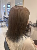 リタ(Rita)&nbsp;ミディアムインナーカラー