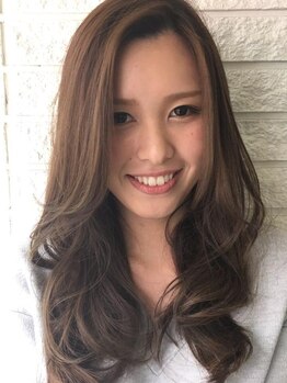 アドール オブ ヘアー ADORE OF HAIRの写真/「ただ真っ直ぐ過ぎるのは嫌」という方に！【うる艶ストカール+ジュエルカラー+カット】がおすすめ♪