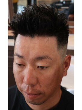 アクセプトザワールドバーバー(Accept the world barber) フェーザーアップショート×フェード