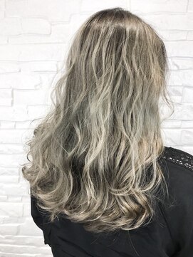 シェルター バイ トウキョウ(Shelter by TOKYO) Wブリーチブランドカラー