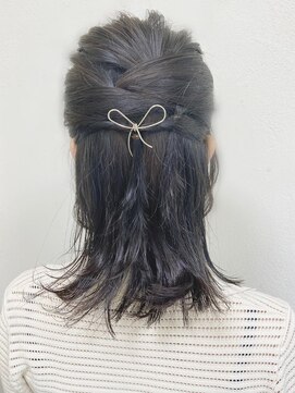 ナツヤ(NATSUYA) スッキリハーフアップ