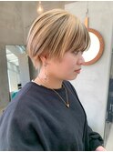 ローライト、ブロンド、バイカラー、ブリーチ、マッシュショート