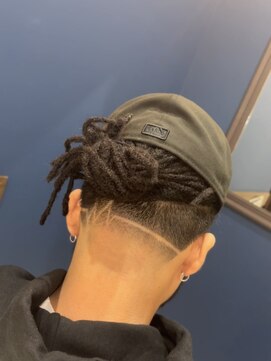 バーバーショップ ライズ(Barber Shop RAIzE) テーパーフェード×ラインアート