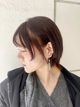 ミクマル(micmal) 20代30代40代大人襟足インナーカラー耳掛けショート