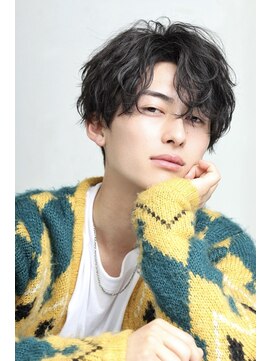 リップス 吉祥寺店 (LIPPS) センターパート　緩め波巻きパーマ　コンマヘア